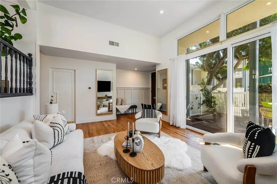 340 N Clybourn Avenue, Burbank, CA 91505 - #2