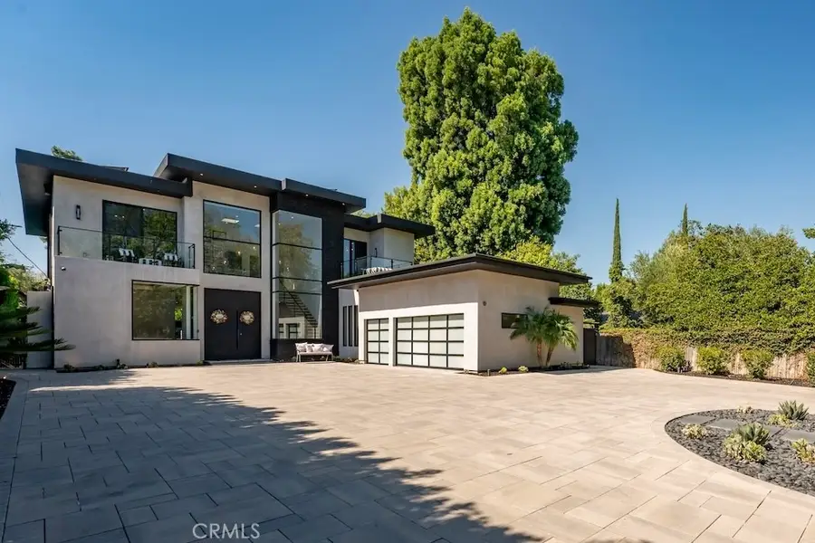 5301 Amestoy Avenue, Encino, CA 91316 - #2