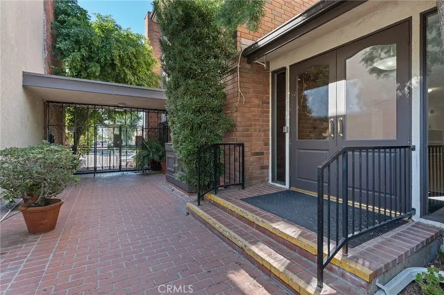 5440 Lindley Avenue #302, Encino, CA 91316 - #2