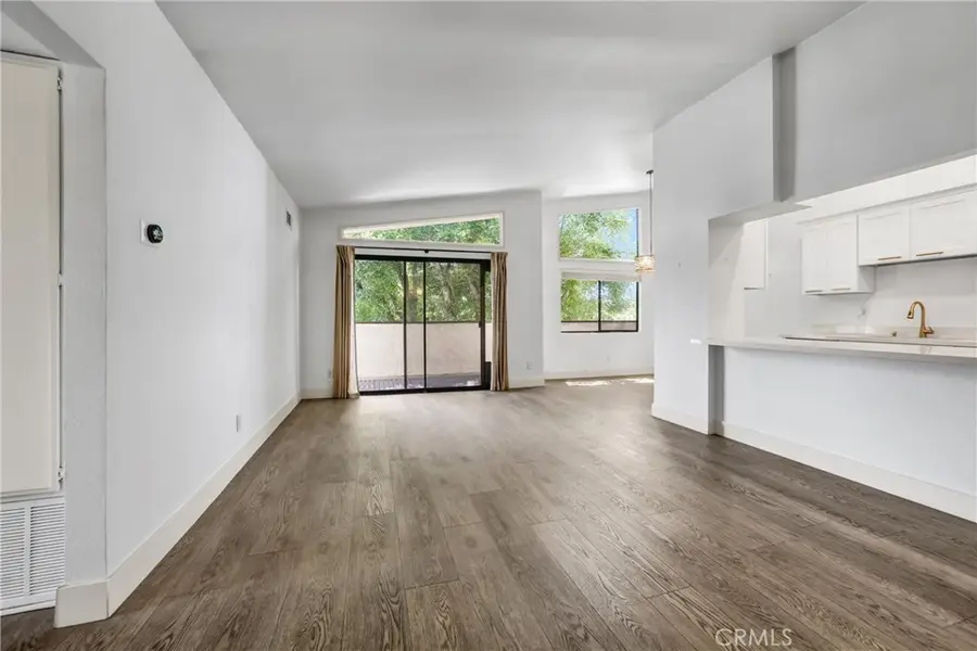5805 Whitsett Avenue #201, Valley Village, CA 91607 - #3