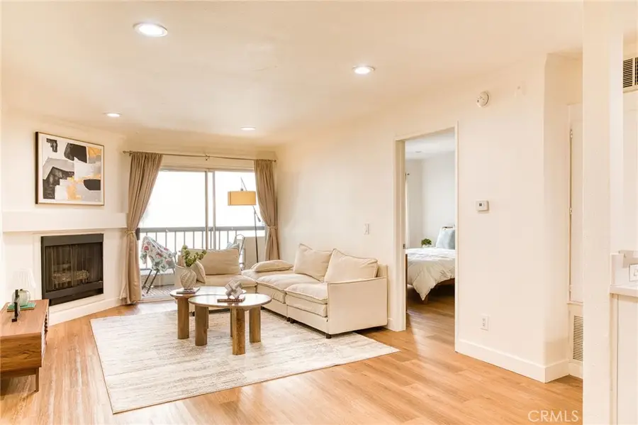 5510 Owensmouth #218, Woodland Hills, CA 91367 - #3