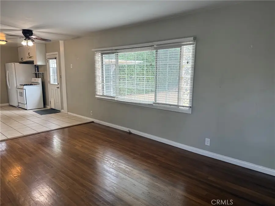 17630 Rhoda Street, Encino, CA 91316 - #3