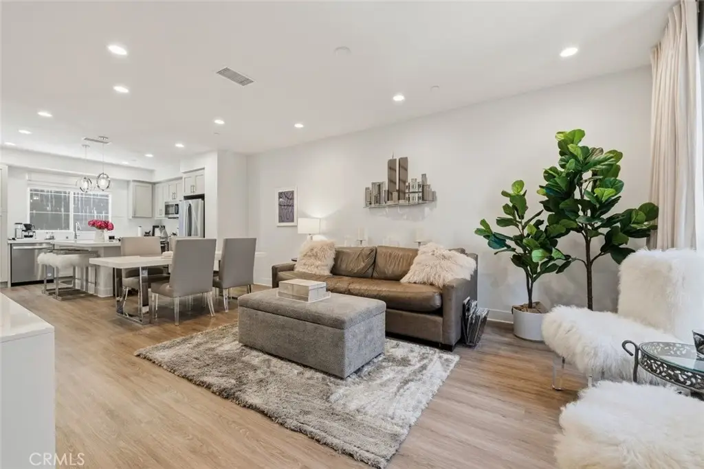 10738 Bloomfield, Toluca Lake, CA 91602 - #1