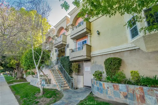 7045 Woodley Avenue #218, Van Nuys, CA 91406