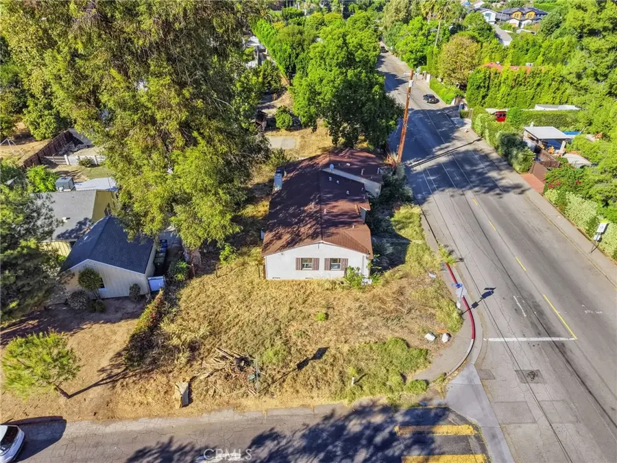 23201 Califa Street, Woodland Hills, CA 91367 - #2