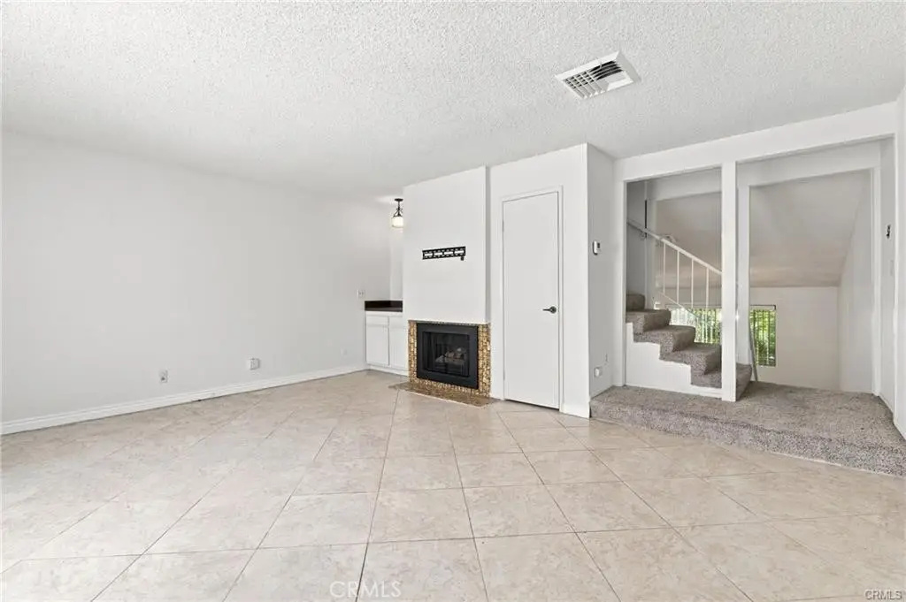 18631 Collins Street #30, Tarzana, CA 91356 - #1