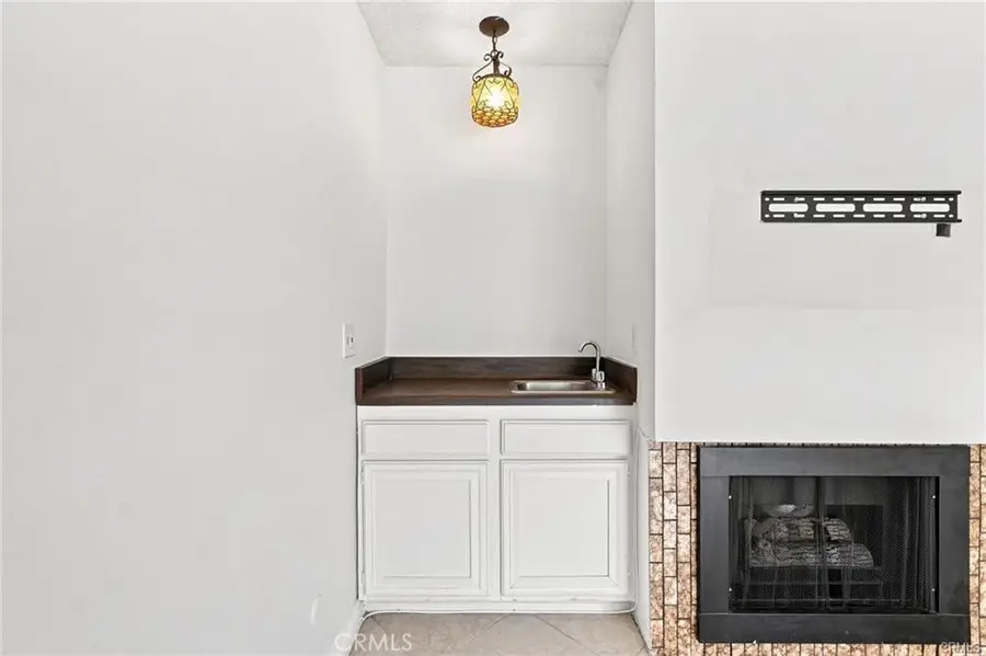 18631 Collins Street #30, Tarzana, CA 91356 - #2