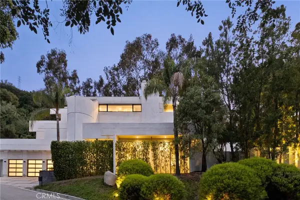 11210 Briarcliff Lane, Studio City, CA 91604