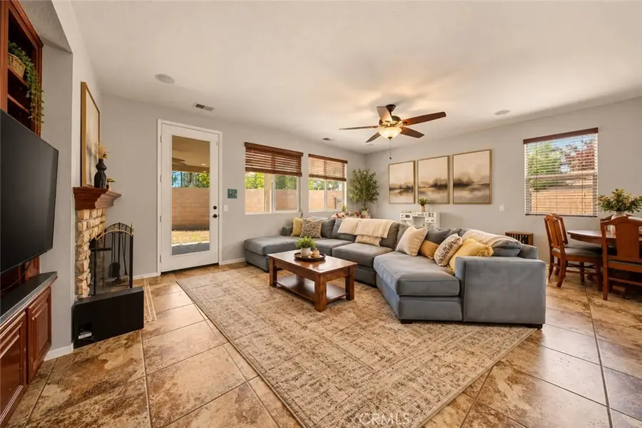 3250 W Avenue K1, Lancaster, CA 93536 - #3