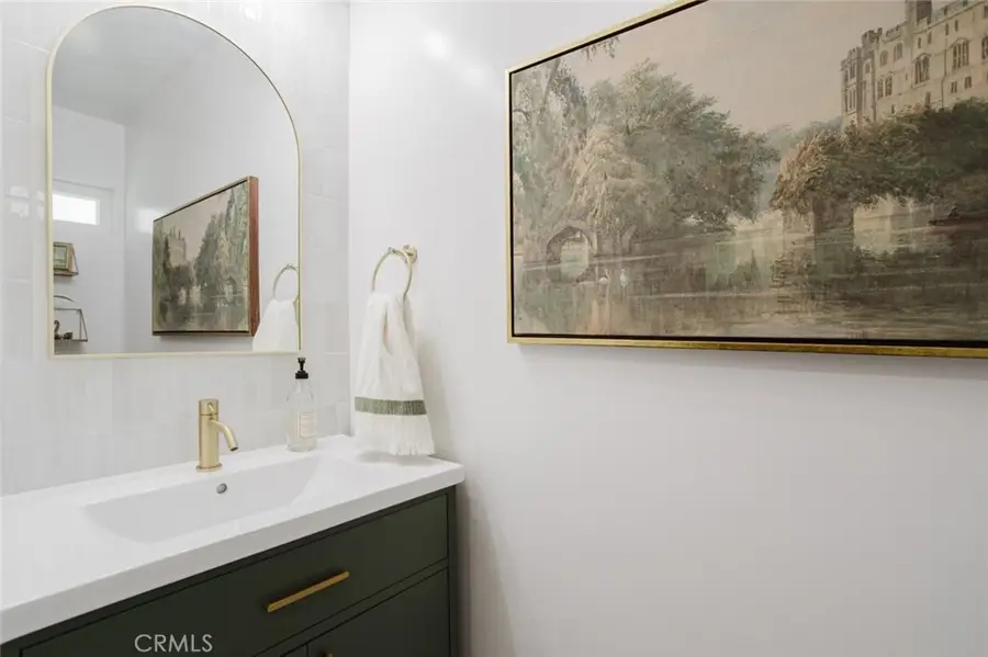 6420 Hazeltine Avenue #4, Van Nuys, CA 91401 - #3