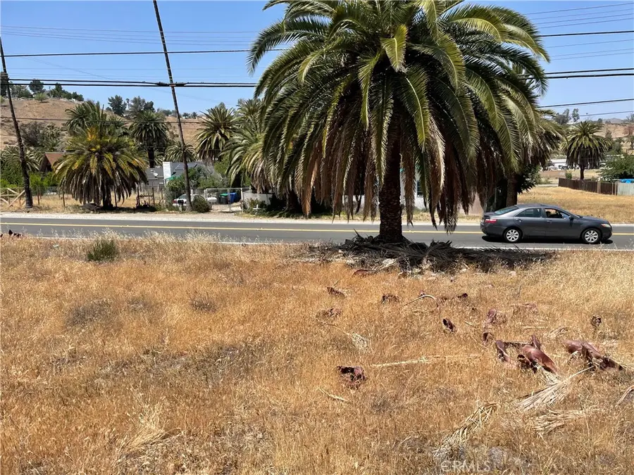 16 Riverside Drive, Lake Elsinore, CA 92530 - Image #2