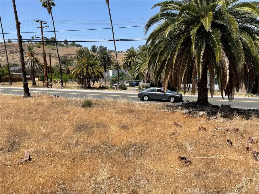 16 Riverside Drive, Lake Elsinore, CA 92530 - Image #3