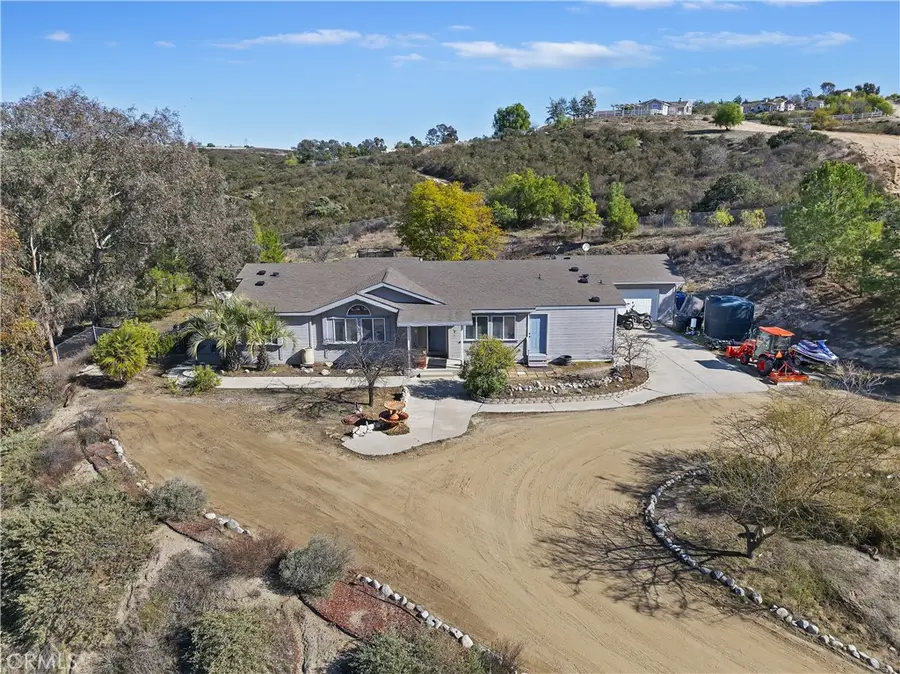 39460 Calle Escalona, Temecula, CA 92592 - Image #2