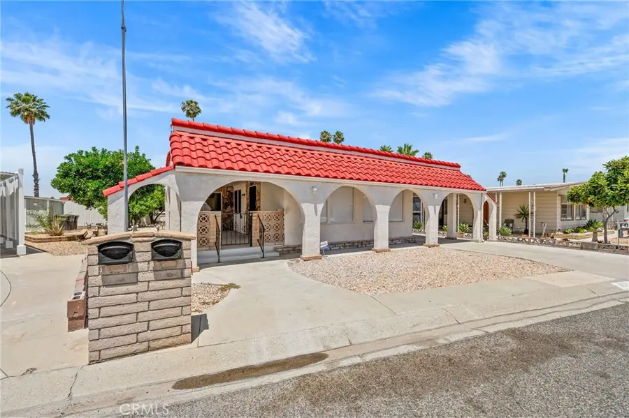 560 Santa Clara Circle, Hemet, CA 92543 - #2