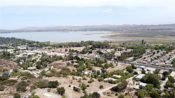 33165 Ginger Lane, Lake Elsinore, CA 92530