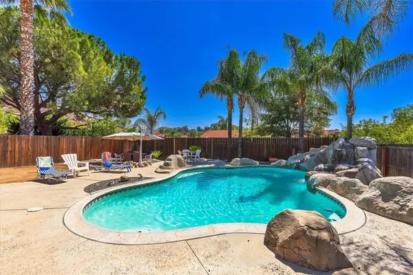 142 N Terra Cotta Road, Lake Elsinore, CA 92530