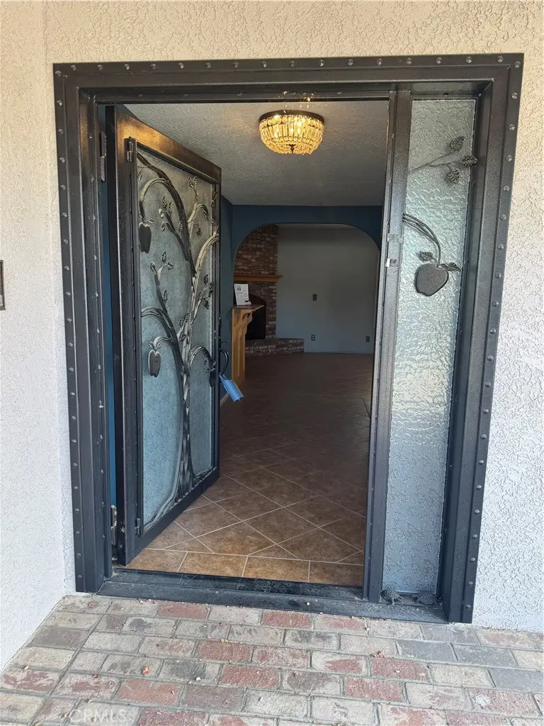 18965 Siskiyou Road, Apple Valley, CA 92307 - #2