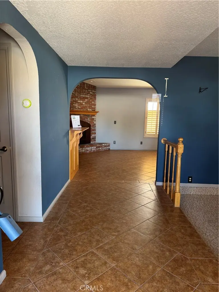 18965 Siskiyou Road, Apple Valley, CA 92307 - #3