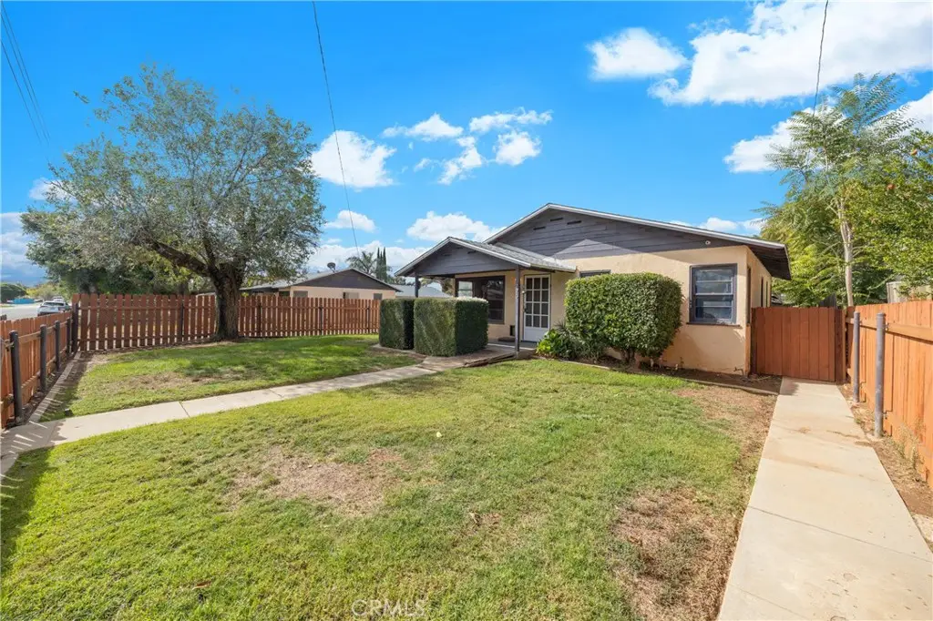 725 Michigan Avenue, Beaumont, CA 92223 - Image #1