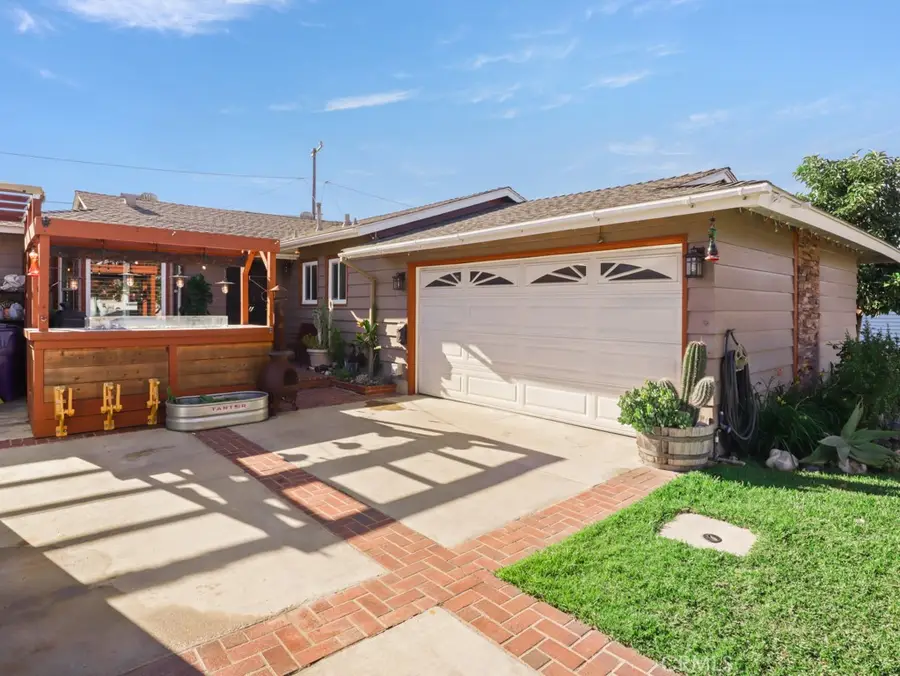 2425 Heather Avenue, Long Beach, CA 90815 - Image #2