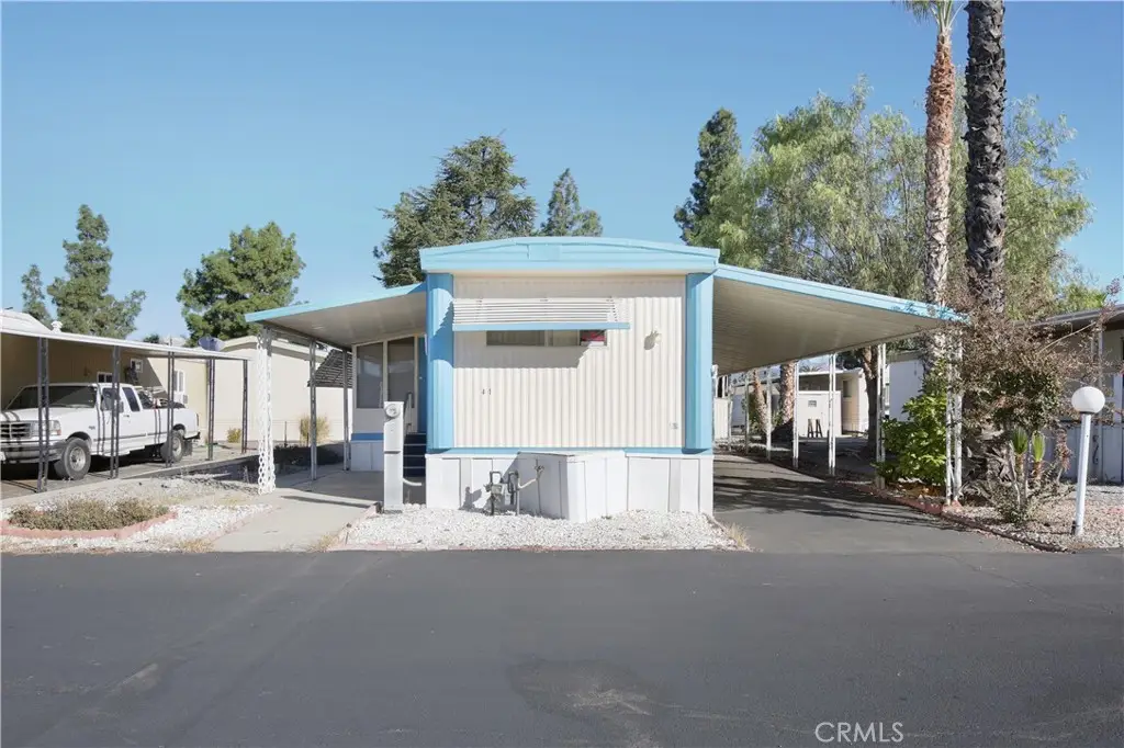 725 W Thornton #41, Hemet, CA 92543 - #1