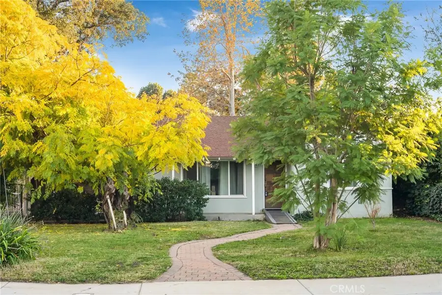 17806 Erwin St, Encino, CA 91316 - Image #2