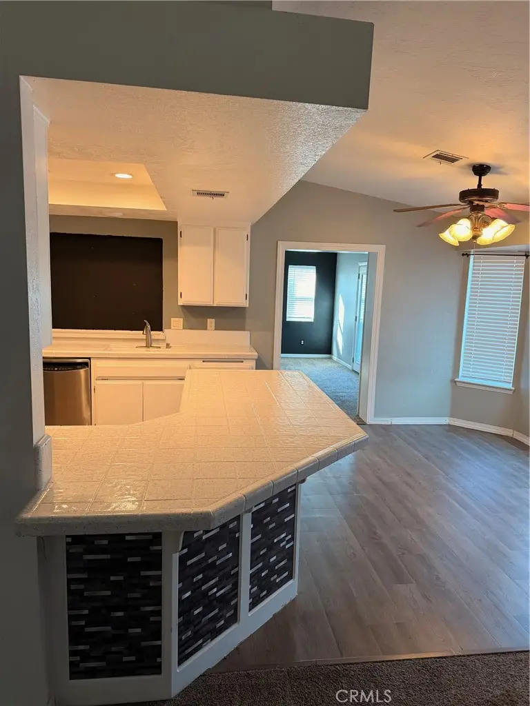 9154 Coleridge, Oak Hills, CA 92344 - #3