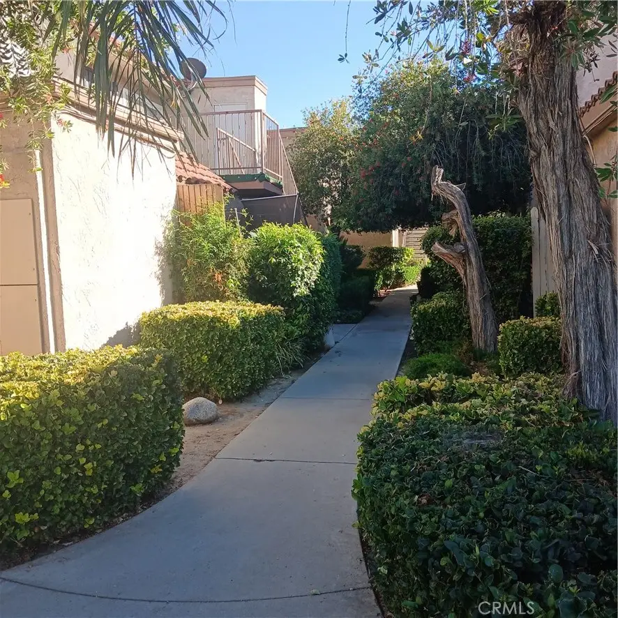 2433 West Acacia Avenue, Hemet, CA 92545 - Image #2