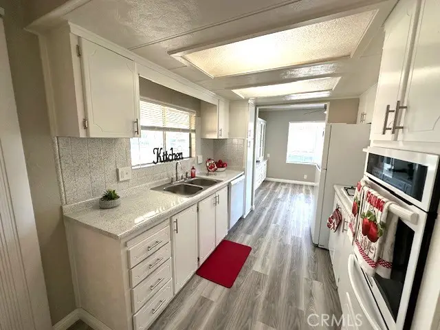 881 N. Lake Street #202, Hemet, CA 92544 - #2