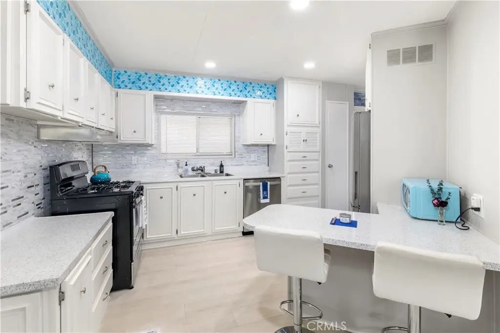 881 Lake Street, Hemet, CA 92544 - #1