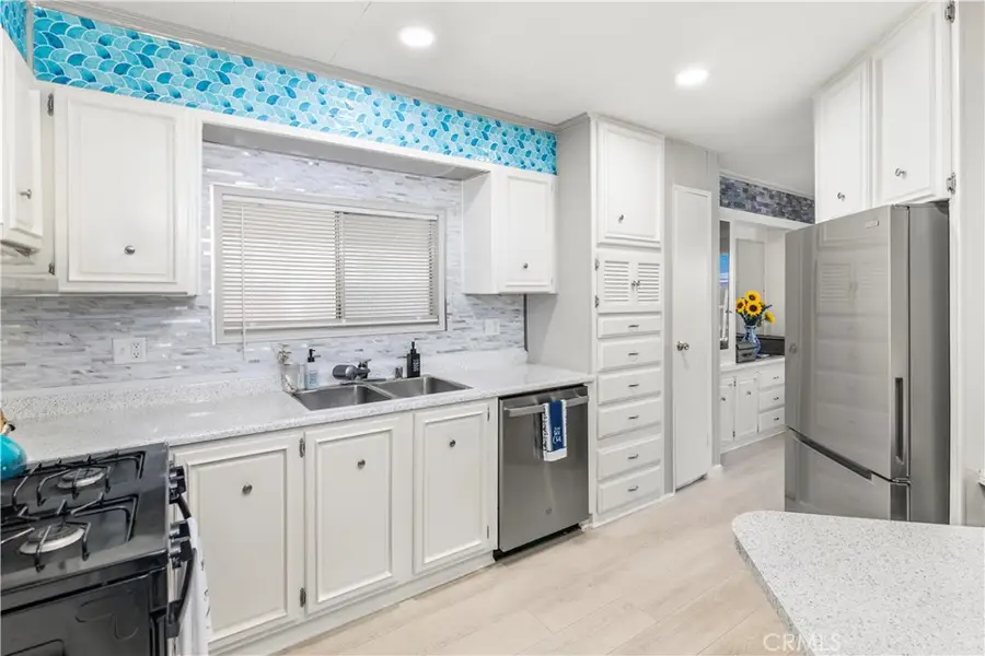 881 Lake Street, Hemet, CA 92544 - #3