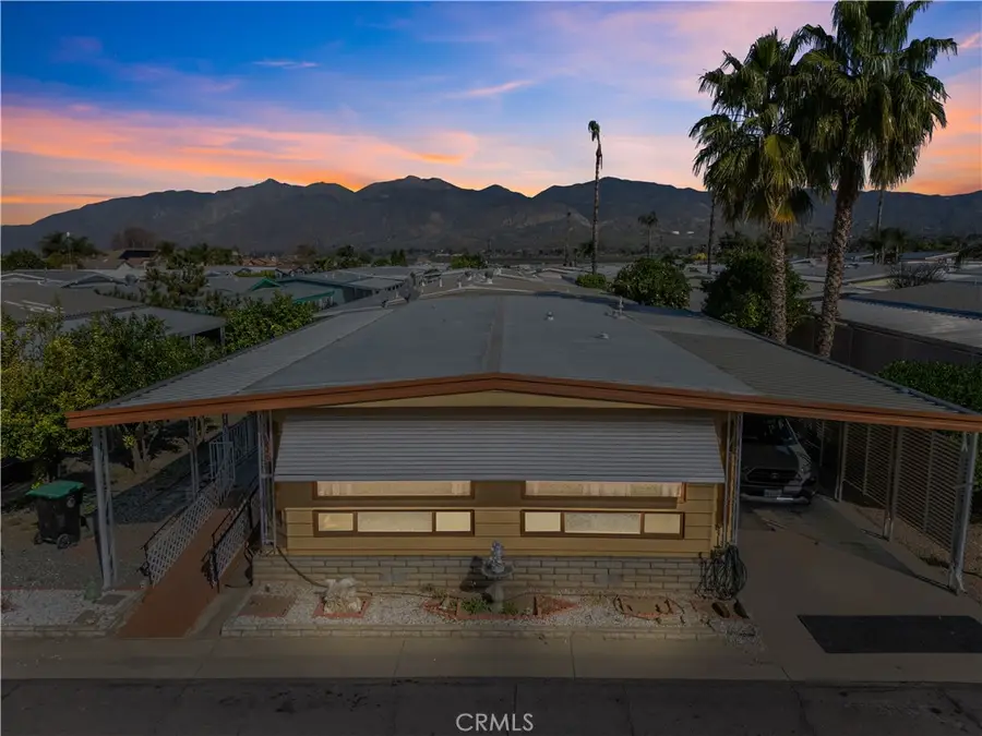 881 N Lake St #313, Hemet, CA 92544 - #2