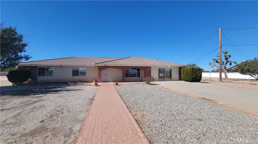 8756 Oakwood Avenue, Hesperia, CA 92345 - #3