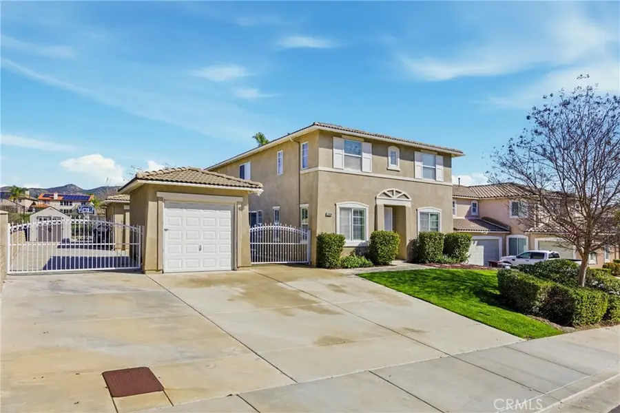 23634 Saratoga Springs, Murrieta, CA 92562 - #2