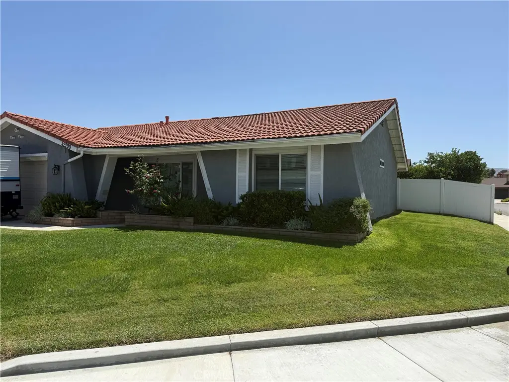 42299 Buenos Aires, Hemet, CA 92544 - #1