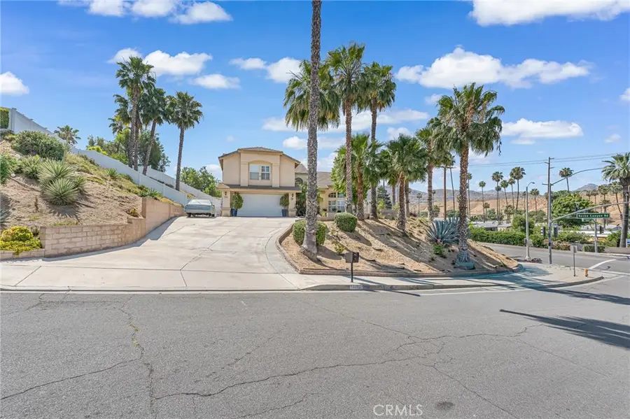 3016 Shane Dr., Colton, CA 92324 - #2