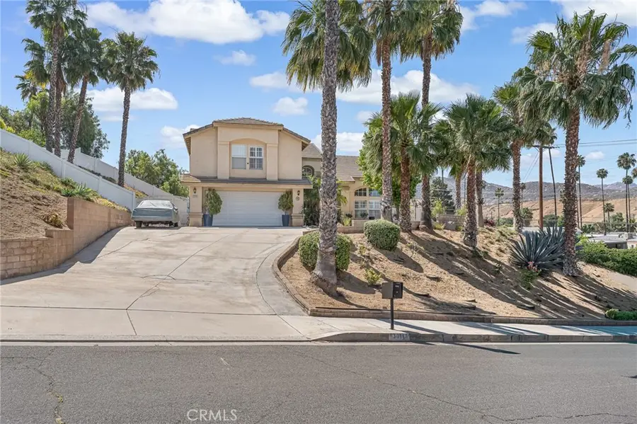 3016 Shane Dr., Colton, CA 92324 - #3