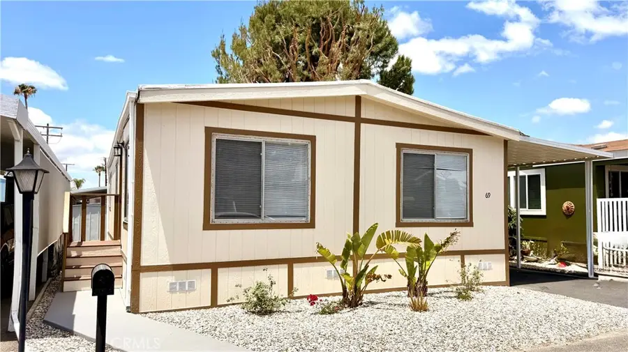 881 N Lake Street #69, Hemet, CA 92544 - #2