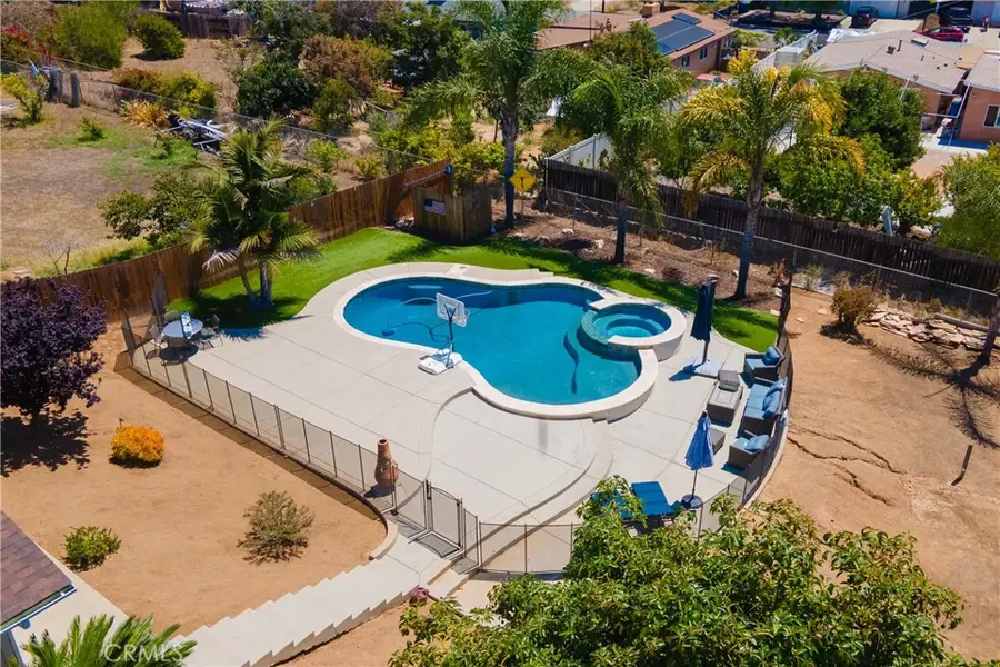 325 Salina Court, Vista, CA 92083 - #2