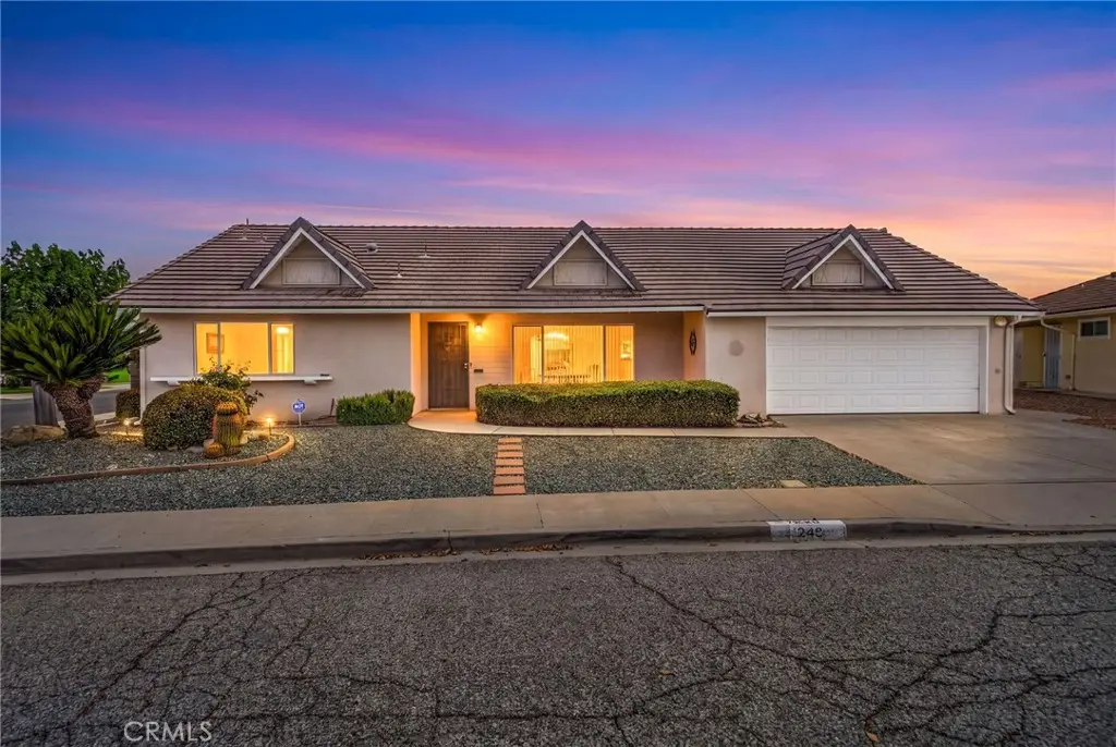 1240 W Montrose Avenue, Hemet, CA 92543 - #1