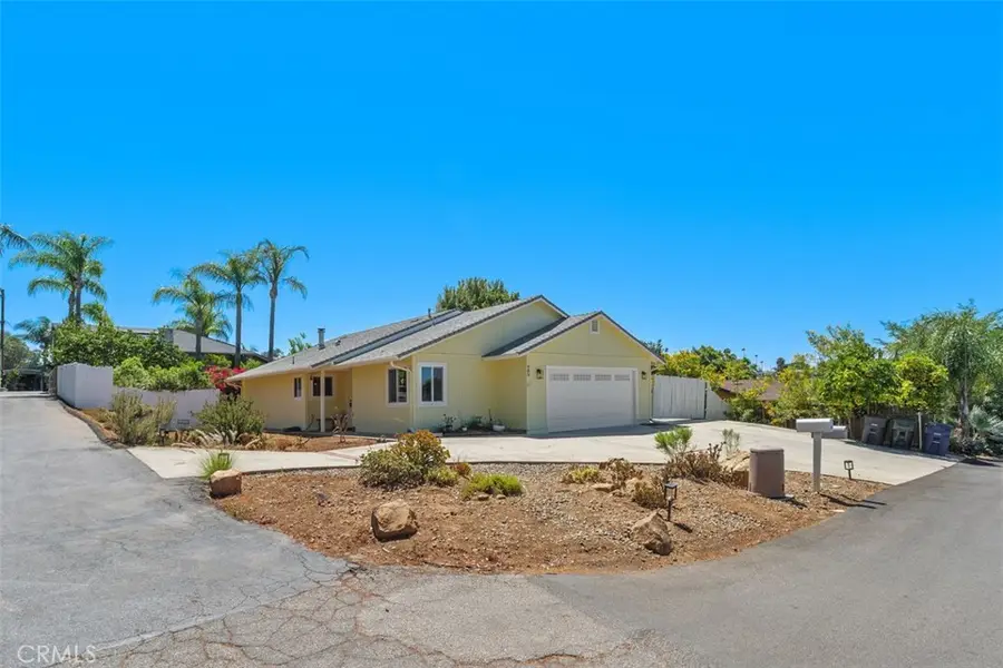 985 N Main, Fallbrook, CA 92028 - #3
