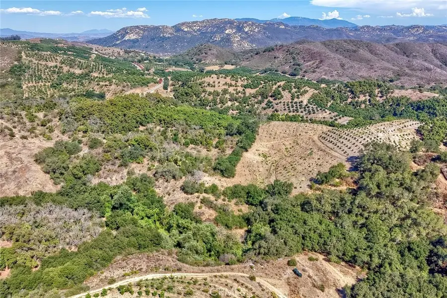2 Via De Los Robles, Temecula, CA 92590 - #2