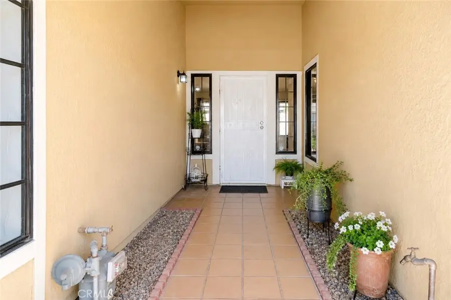 1354 Yorktown, San Jacinto, CA 92583 - #2