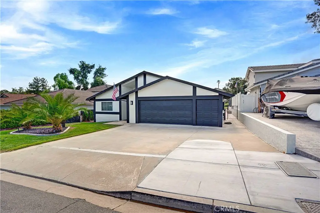 23189 Continental Drive, Canyon Lake, CA 92587 - #1