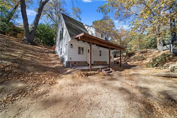 180 Glen Avon Dr, Cedar Glen, CA 92321