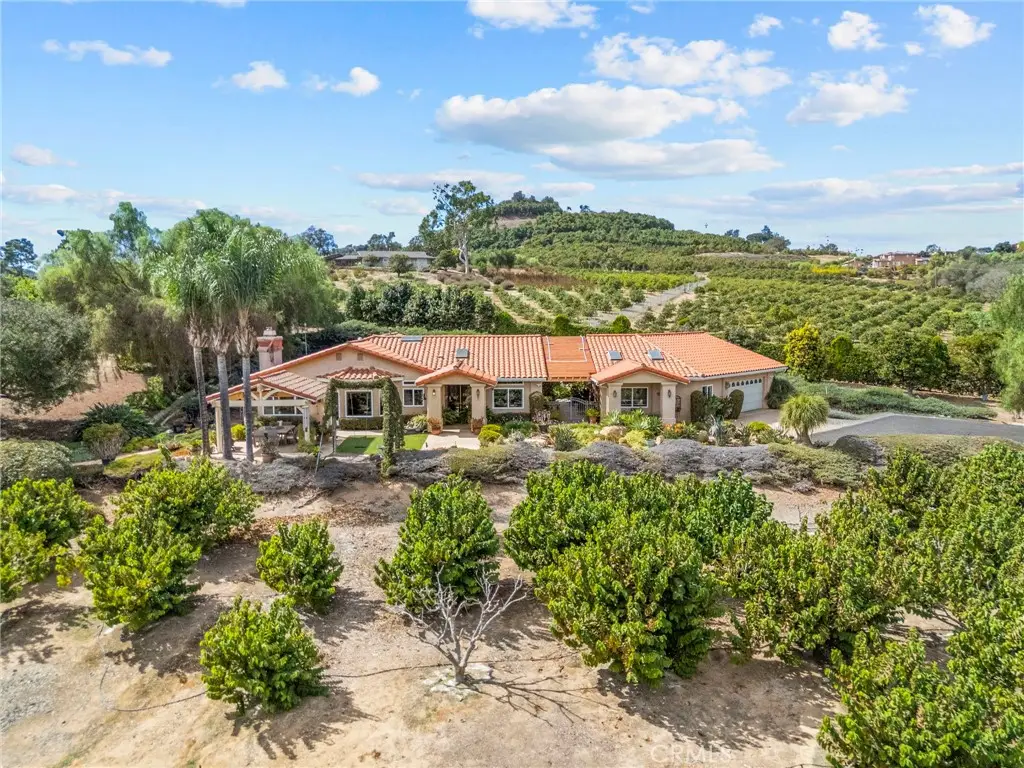 349 Puerta De Lomas, Fallbrook, CA 92028 - #1
