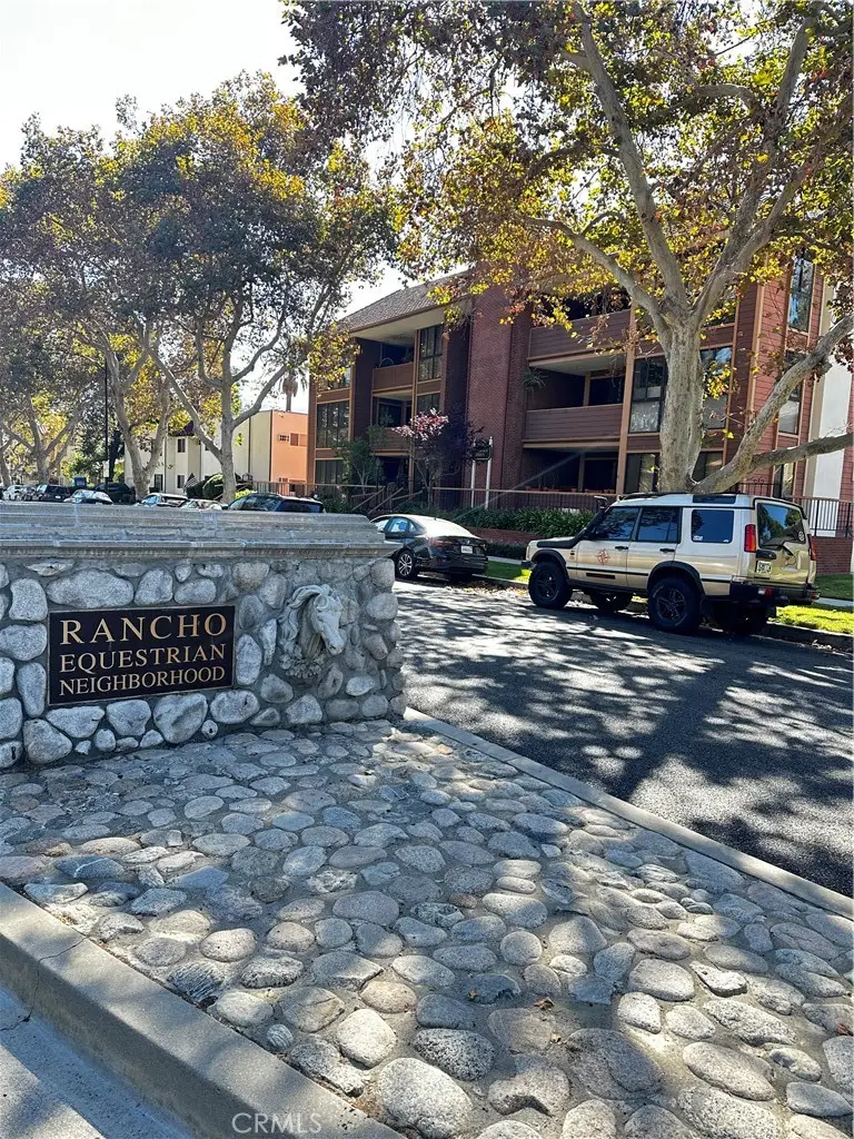 3200 W Riverside Drive #M, Burbank, CA 91505 - #2