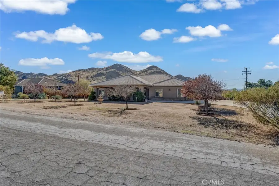 19425 Roanoke, Apple Valley, CA 92307 - #2