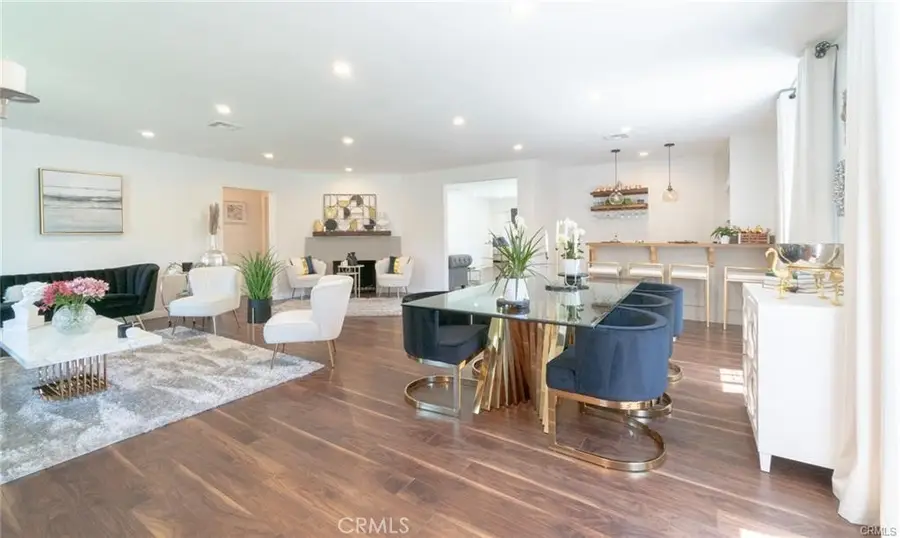 5354 Veloz Avenue, Tarzana, CA 91356 - Image #2