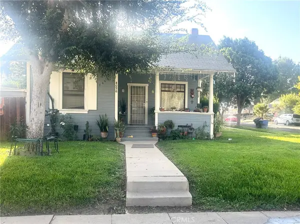 4096 Pine, Riverside, CA 92501